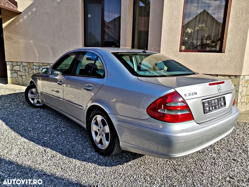 Mercedes-Benz E 220